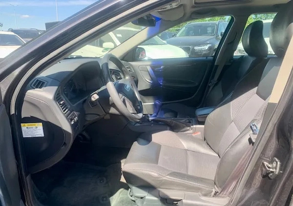 Volvo V70 cena 12900 przebieg: 250000, rok produkcji 2002 z Warszawa małe 154